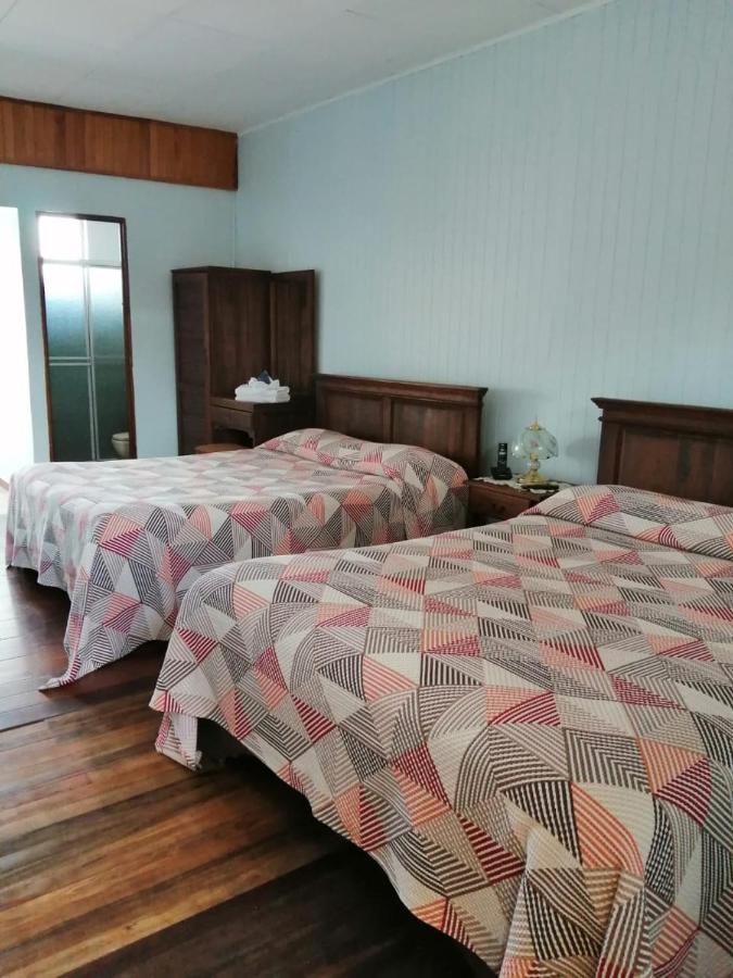 Hotel Las Brumas カルタゴ エクステリア 写真