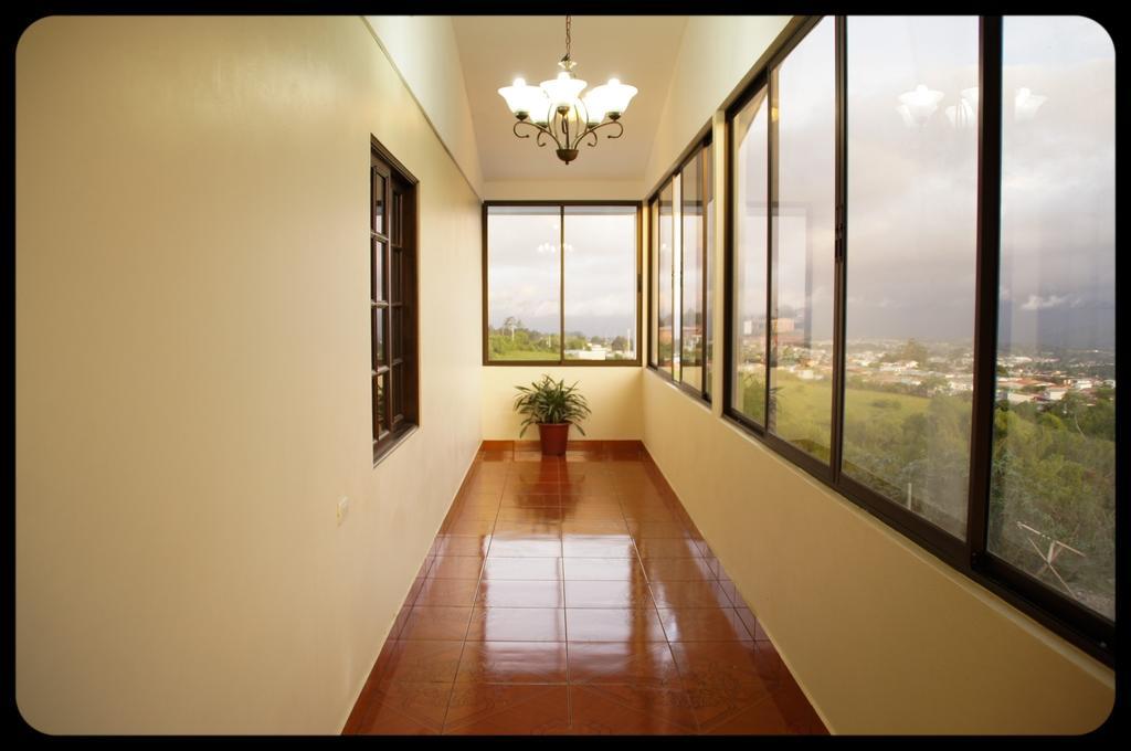 Hotel Las Brumas カルタゴ 部屋 写真