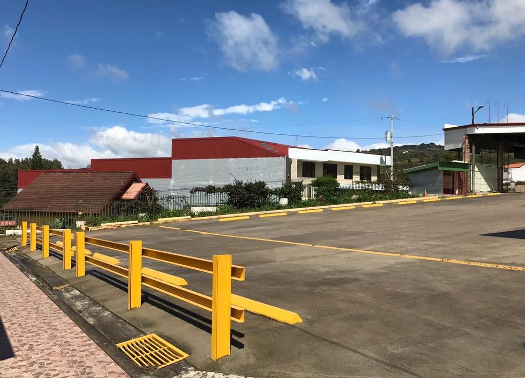 Hotel Las Brumas カルタゴ エクステリア 写真